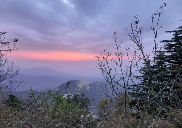 L'alba dal Campo dei Fiori che sembra un UFO