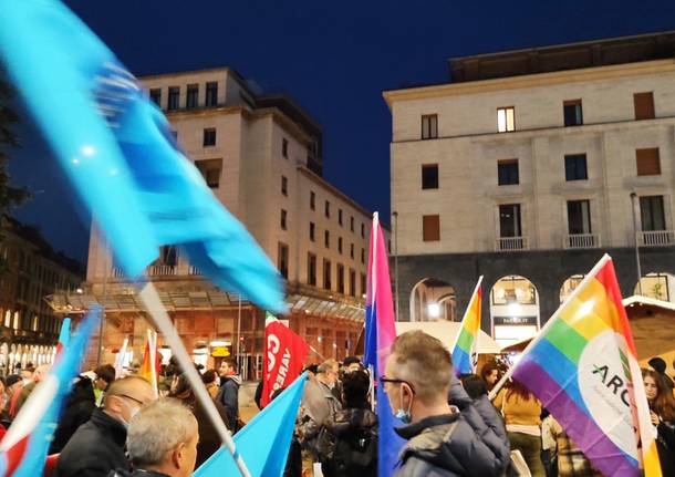 La piazza di Varese per il DDL Zan