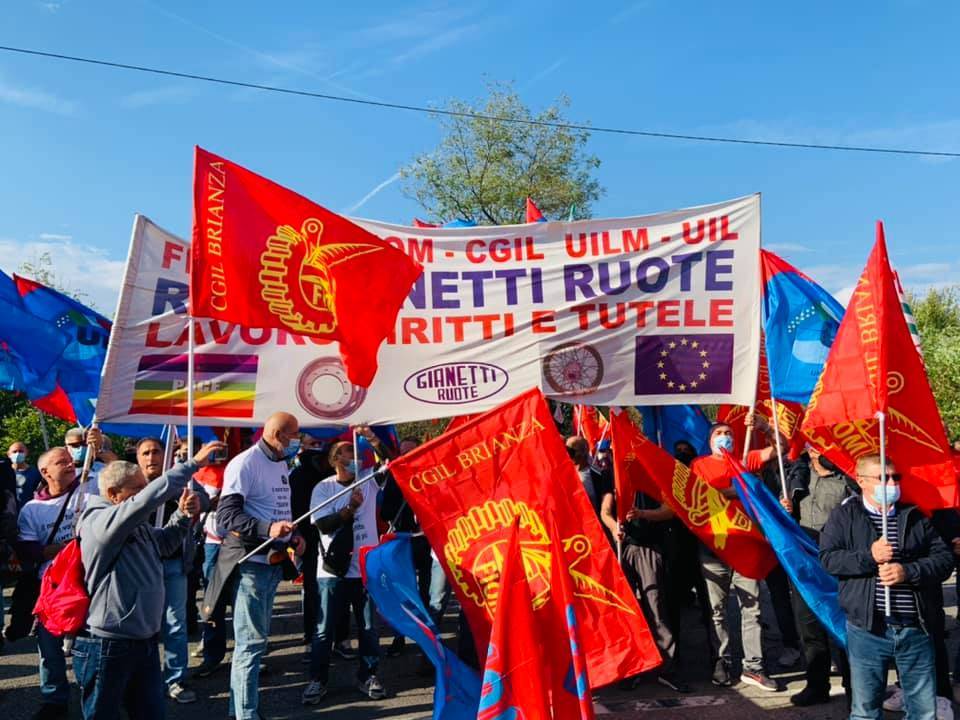 Lavoratori della Gianetti Ruote in corteo a Carpenedolo
