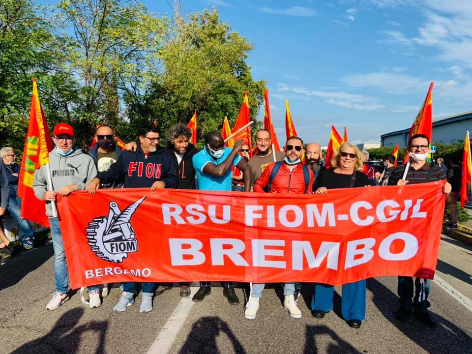 Lavoratori della Gianetti Ruote in corteo a Carpenedolo