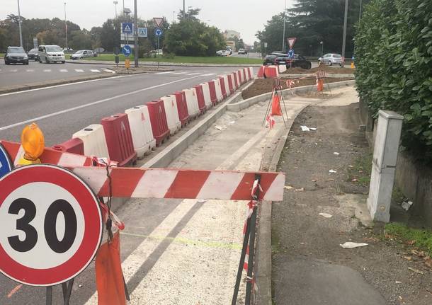 Lavori alla rotonda di via San Michele del Carso a Legnano