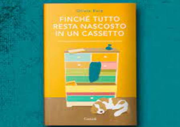 libro sul comodino