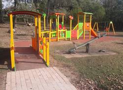 Quasi terminata l'installazione dei giochi inclusivi al Parco degli Aironi di Gerenzano