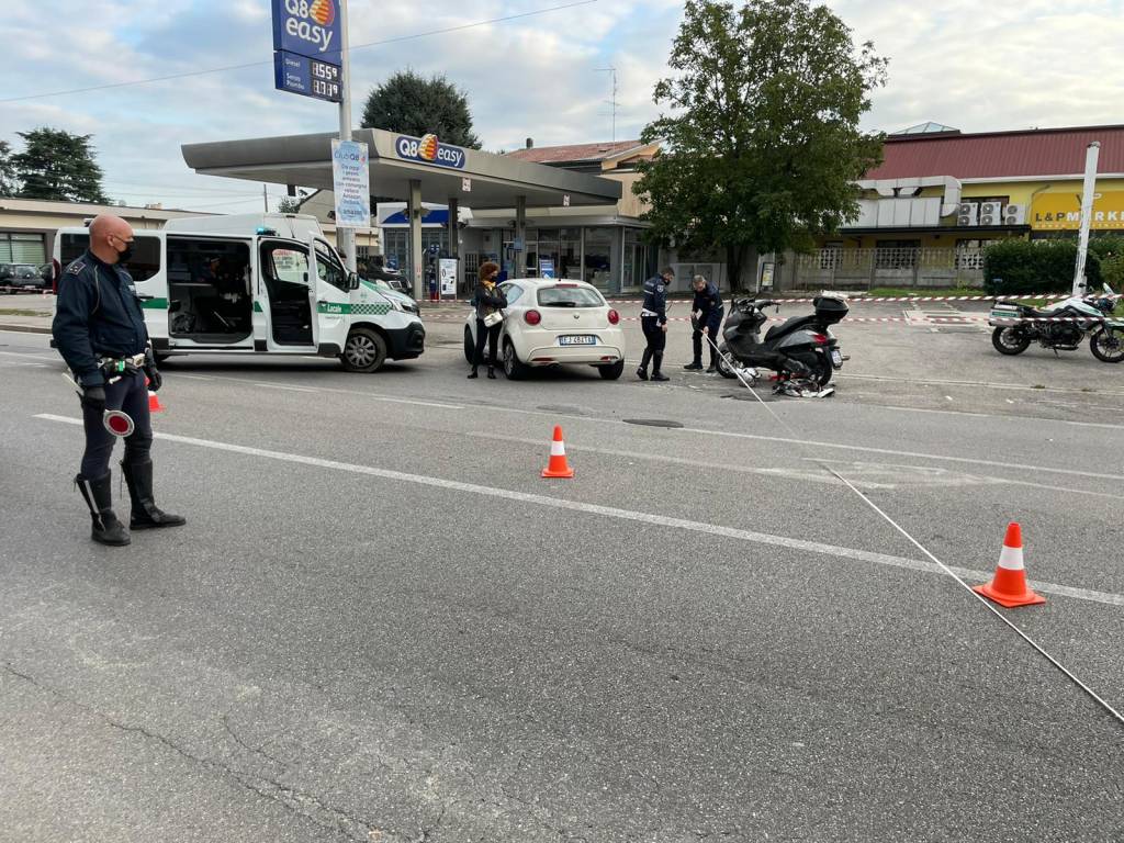 Scontro tra auto e moto in via Ferrario a Gallarate (9.10.21)