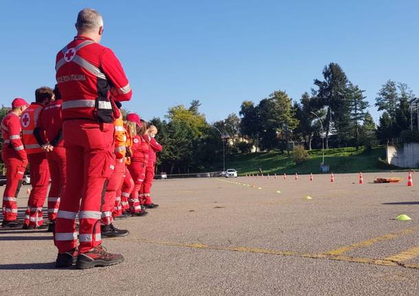 Tradate, volontari della Croce rossa al corso di guida sicura