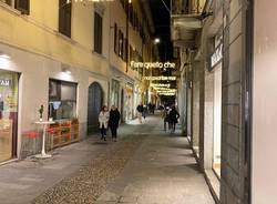 "A Natale puoi...": Via san Martino a Varese è già illuminata