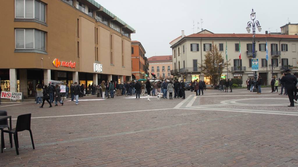 A Saronno manifestazione contro il greenpass