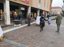 A Saronno Società della Cura in piazza contro la riforma della sanità 