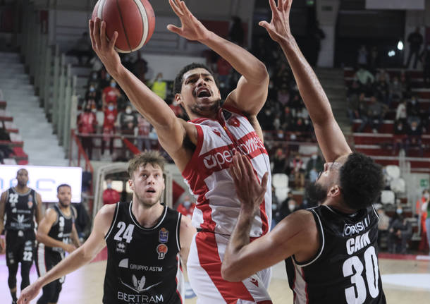 Openjobmetis Varese - Bertram Tortona 85-76