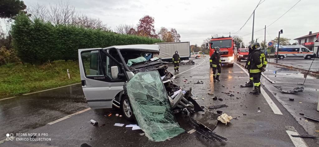 Incidente a Bregnano, cinque feriti