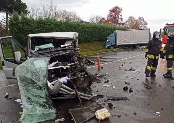 Incidente a Bregnano, cinque feriti