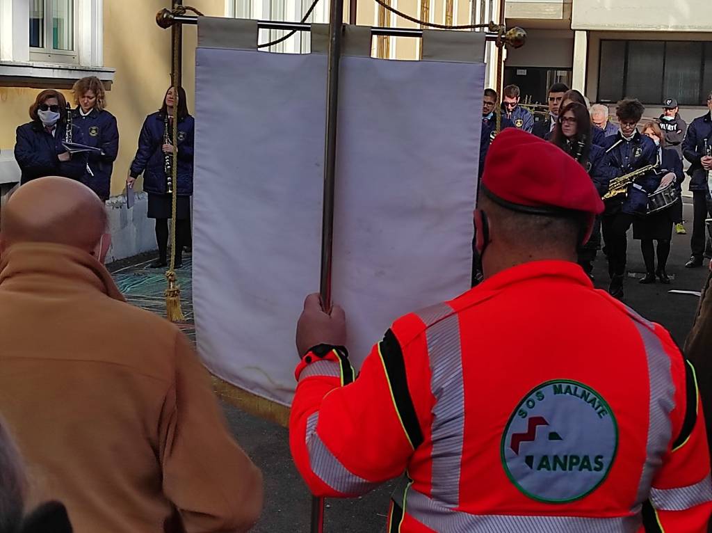 Svelate le targhe speciali per la sede del Corpo Filarmonico di Malnate