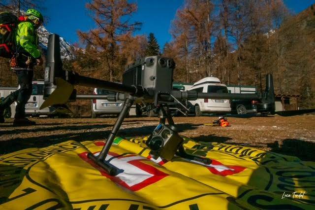 Esercitazioni per i droni del Soccorso Alpino della Guardia di Finanza