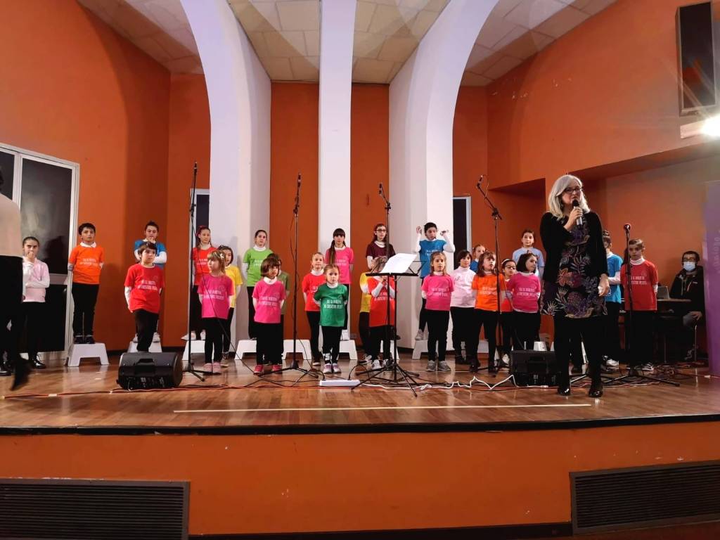 Il coro della Valcuvia fa battere cuori e mani