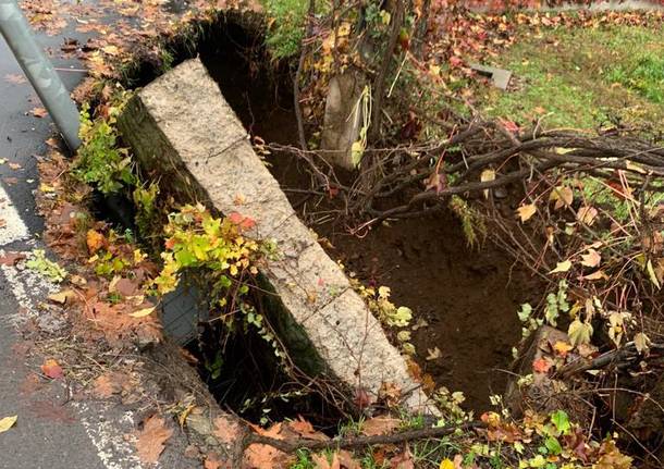 Voragine in via Piave  Dairago, operazioni di messa in sicurezza