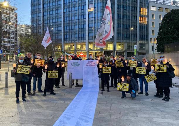 flash mob movimento 5 stelle lombardia riforma sanità