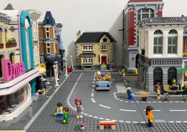 La gigantesca città di Lego costruita da un ragazzo disabile di