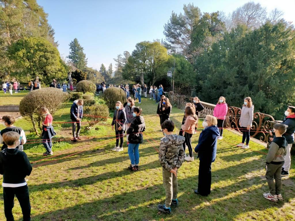 I ragazzi delle scuole di Casciago celebrano la Giornata Internazionale contro la violenza sulle donne