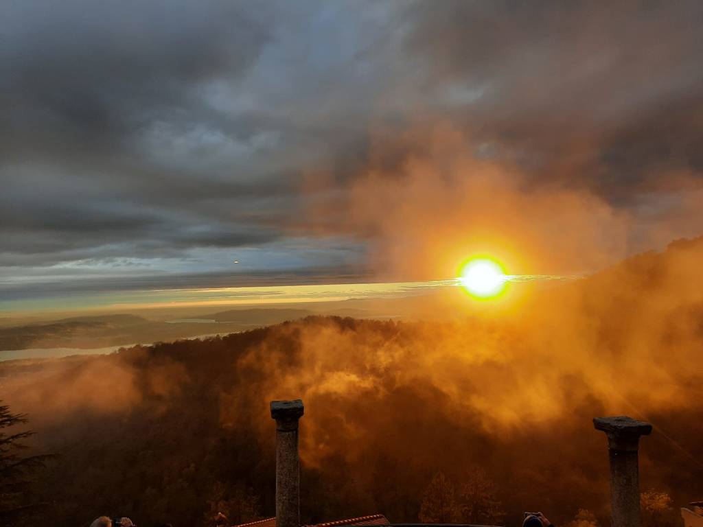 Il magico tramonto al sacro Monte
