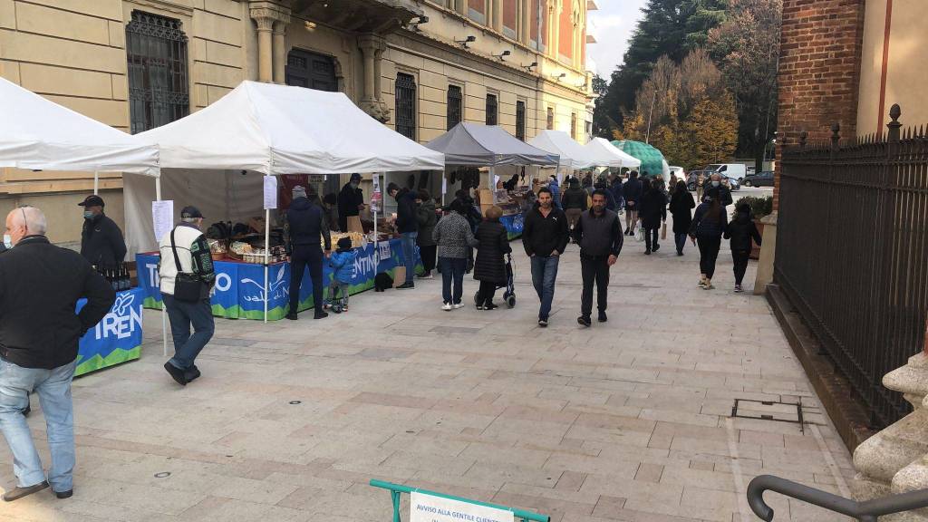 Il Mercatino della Val di Non continua a Legnano