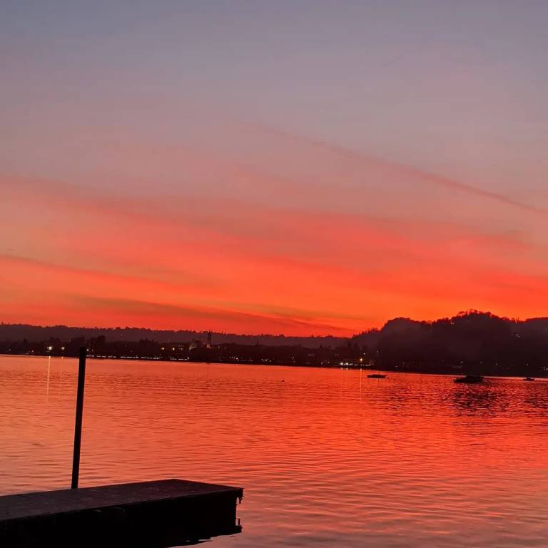 Il tramonto sul Varesotto visto dai nostri lettori