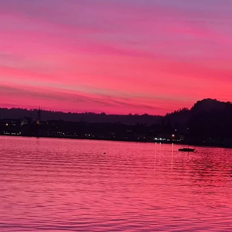 Il tramonto sul Varesotto visto dai nostri lettori