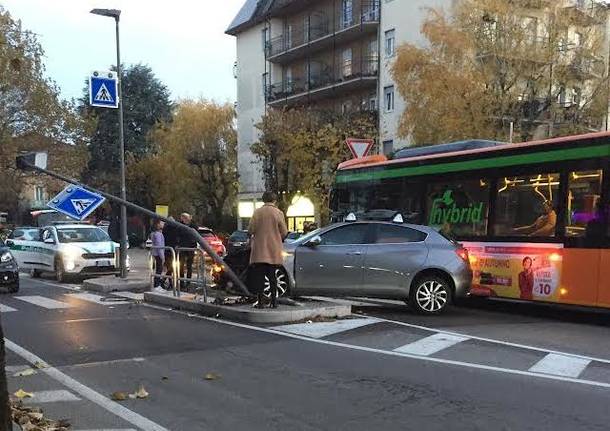 incidente viale belforte varese