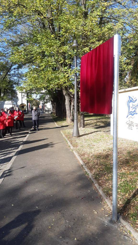 Intitolazione della piazza davanti al Cimitero