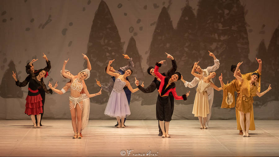 Lo Schiaccianoci nelle foto di Franco Aresi