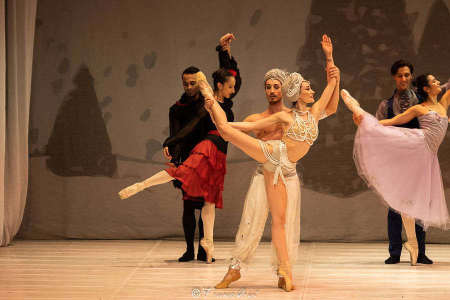 Lo Schiaccianoci nelle foto di Franco Aresi