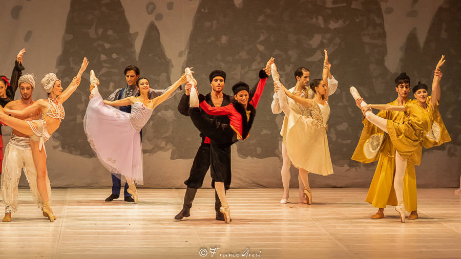 Lo Schiaccianoci nelle foto di Franco Aresi