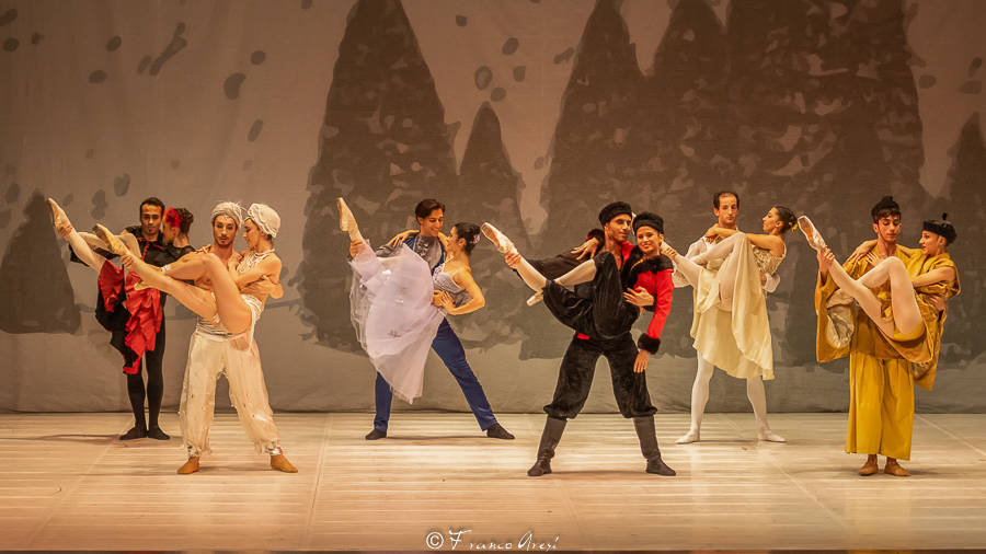 Lo Schiaccianoci nelle foto di Franco Aresi