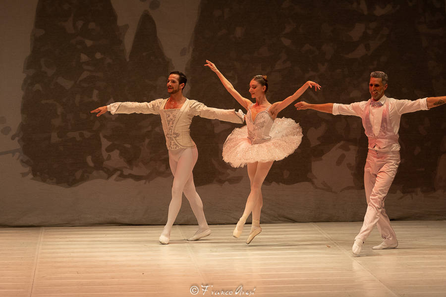 Lo Schiaccianoci nelle foto di Franco Aresi