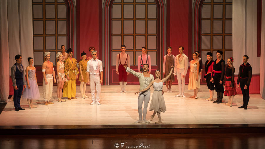 Lo Schiaccianoci nelle foto di Franco Aresi