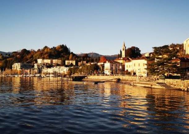 Il lungolago a Laveno