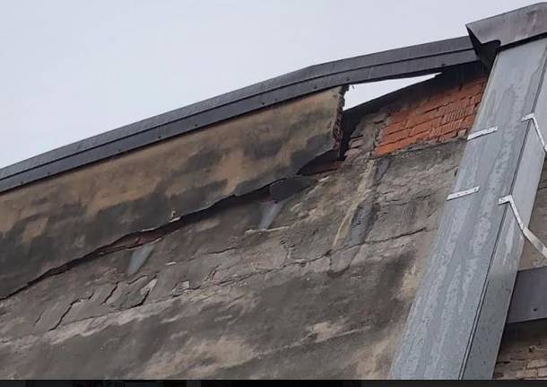 Muro pericolante a Parabiago - Vigili del fuoco legnano