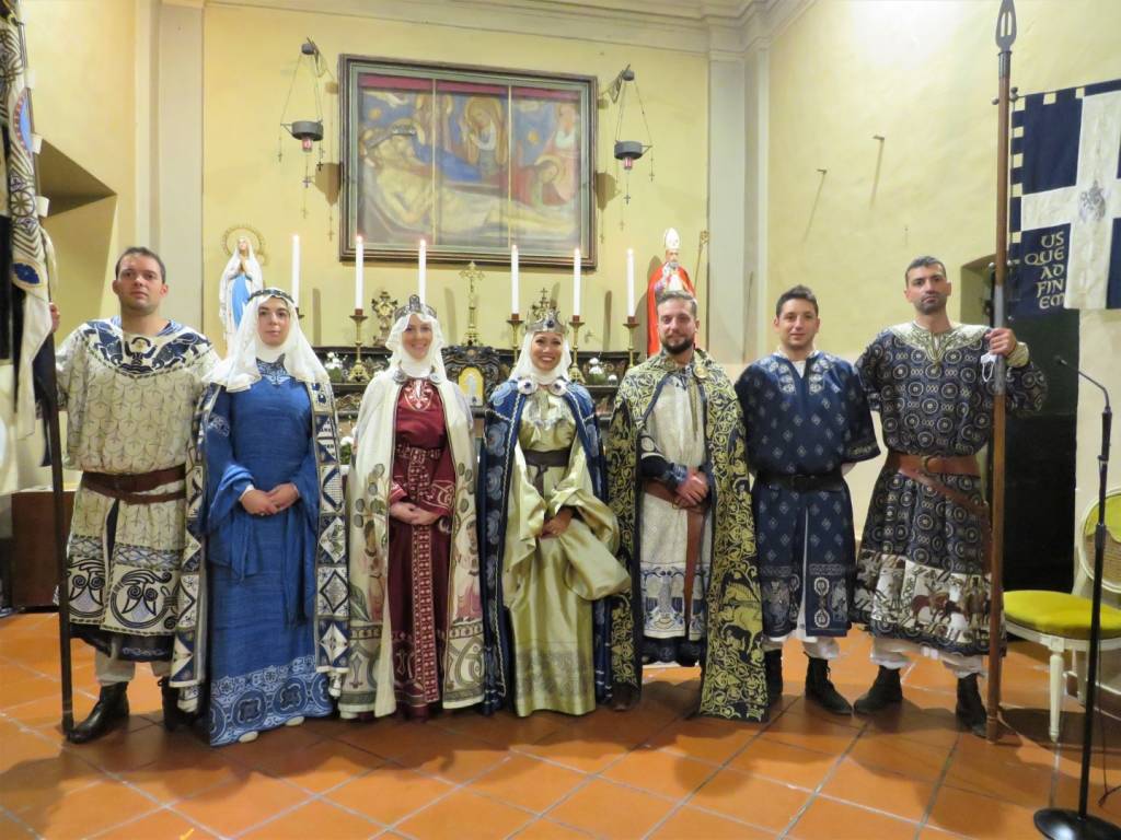 Palio: investitura della contrada San Martino