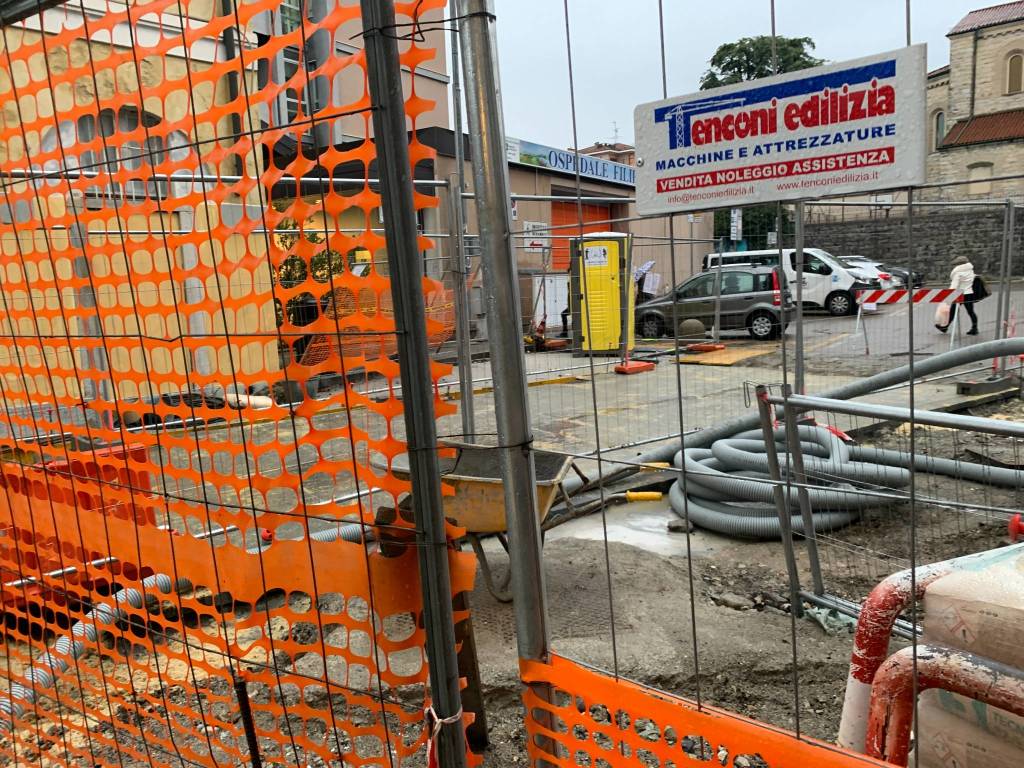 Piazza Biroldi "Impacchettata"