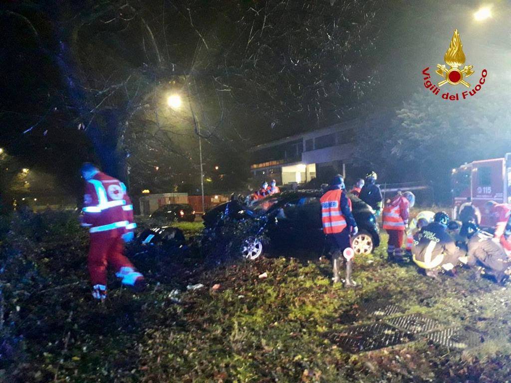 Scontro nella notte in via XXIV Maggio a Gallarate