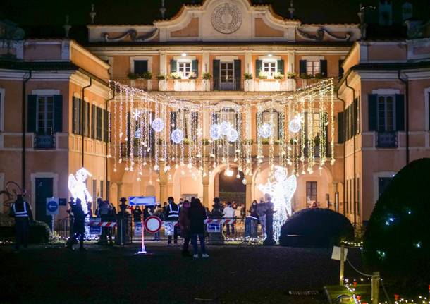 Varese - Si accendono le luci di Natale