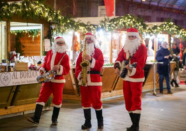 Varese - Si accendono le luci di Natale