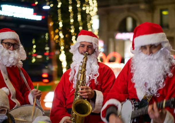 Varese - Si accendono le luci di Natale