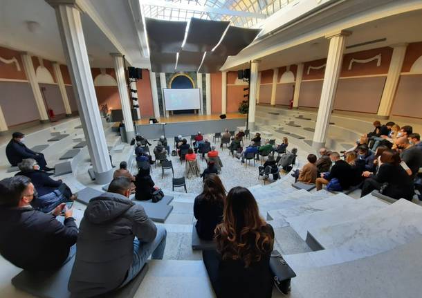 Varesini al Santuccio per vedere il primo consiglio comunale