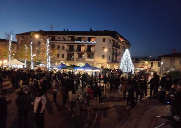 accensione delle luci a parabiago