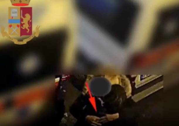 avances sessuali rubano rolex