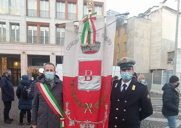 busto garolfo alla commemorazione per la strage di piazza fontana