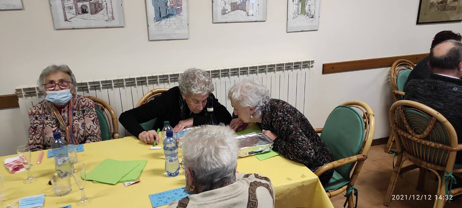 Festa al centro anziani di Azzate