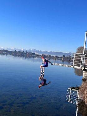 Il tuffo degli Hic sunt leones nel Lago di Monate