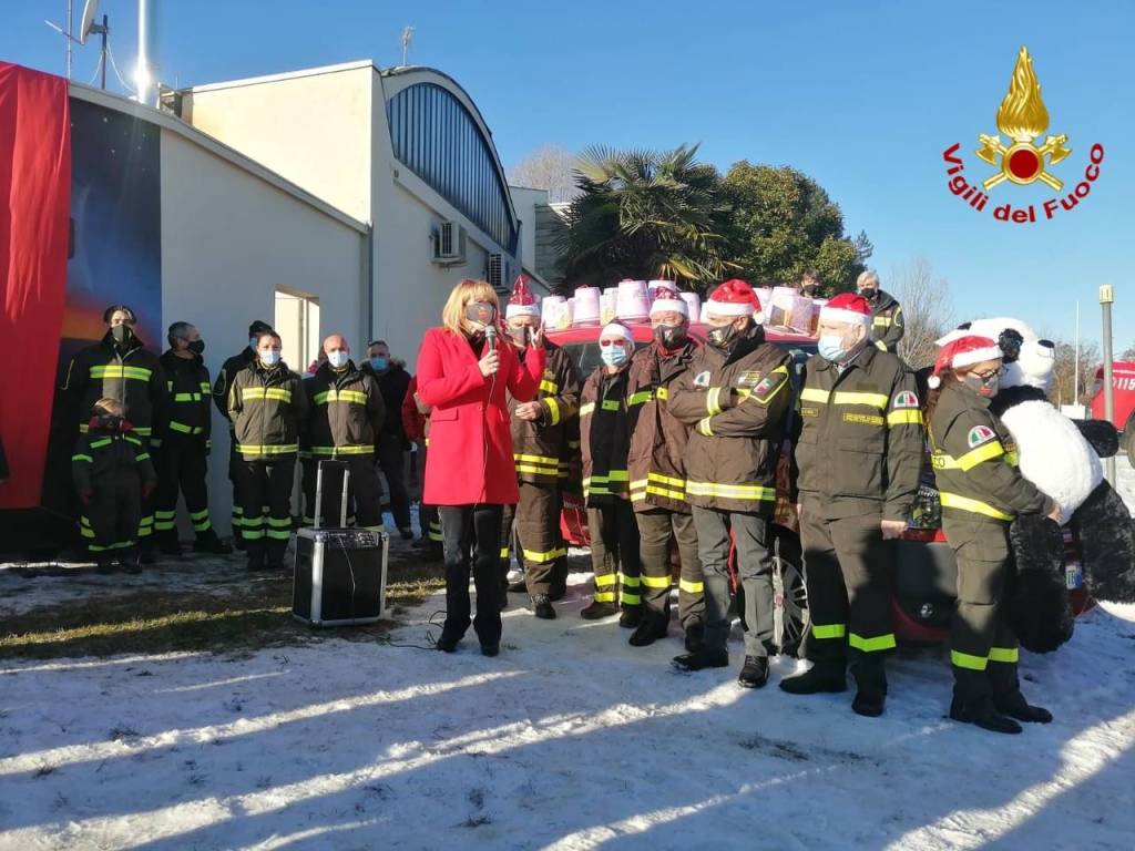 Inaugurano il murales nella sede dei Vigili del fuoco