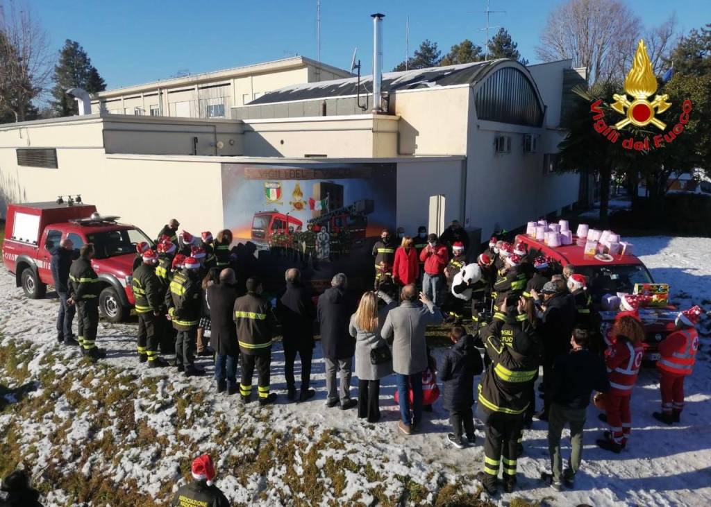 Inaugurano il murales nella sede dei Vigili del fuoco